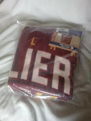 Cleveland Cavaliers 50" x 60" Royal Plush Soft Throw Blanket NBA - *NEW* Cover