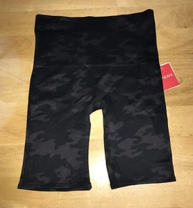 NUEVO Spanx Bicicleta Pantalones Cortos Atléticos Leggings Negro Camuflaje Talla Pequeña - Imagen 1 de 7