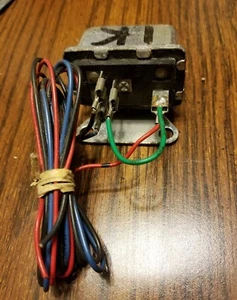 Some type of automobile relay - Picture 1 of 3