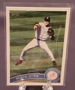 Derek Jeter 2011 Topps #330 New York Yankees  - Picture 1 of 2