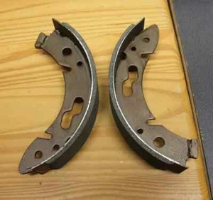 4 Bremsbacken Multicar M24 M22 Vorderachse/Hinterachse IFA Fortschritt DDR *NEU* - Bild 1 von 1