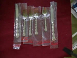 Reed & Barton ROSE ARBOR 6 Piece Lot Salad Forks Teaspoon Knives Unused - Picture 1 of 4