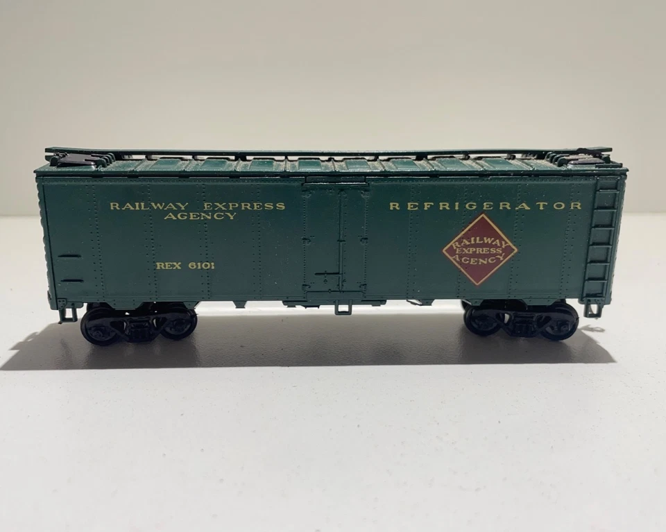 Athearn HO Scale Railway Express Agency #6101 40' Reefer Car Built No Box - Image 1 of 4