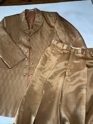 Paitano Italy Men’s 3Piece Single Breasted Jacket And Vest, Pleated Front Pants - Image 1 of 4