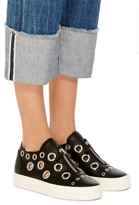 Zapatillas Giuseppe Zanotti Tono Plateado Ojales y Cuero de Becerro Negro Talla 39 Foto 1 de 4