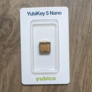Nowość: Yubico YubiKey 5 Nano Dwuskładnikowy klucz bezpieczeństwa uwierzytelniania - Zdjęcie 1 z 3