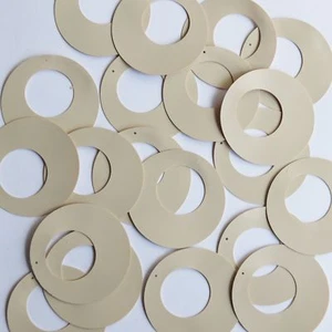 Lentejas sueltas de vinilo de alta costura Circle Loop de 1,5" beige bronceado opaco - Imagen 1 de 2