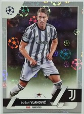 DUSAN VLAHOVIC Juventus STARBALL PARALLEL card #75 Topps UCC 22/23 soccer