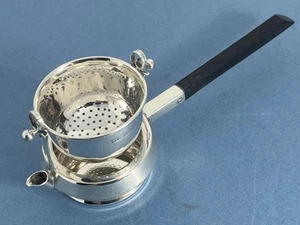 SCARCE ANTIQUE SOLID SILVER ARTICULATED TEA STRAINER & DRIP CUP WALKER & HALL - Picture 1 of 24