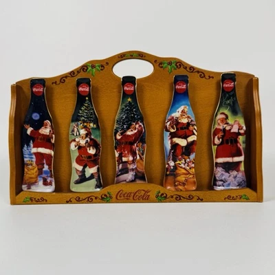 VTG 1999 Franklin Mint Coca-Cola Santa Bottle Plate Set w/ Wood Display Stand - Image 1 of 4