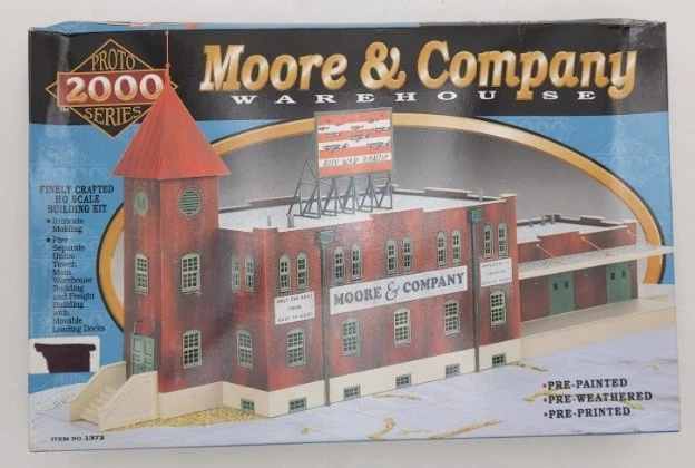 Life Like 1372 HO Scale Proto 2000 Series Moore & Company Warehouse Building Kit - Image 1 of 1