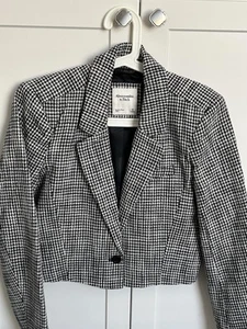 Gorgeous Abercrombie & Fitch Cropped Blazer Size XS Brand New! - Picture 1 of 5