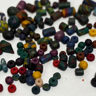 Lote Mixto 100+ Cuentas de Arcilla Polimérica Artesanía Joyería Fabricación Formas Surtidas Colores Foto 1 de 4