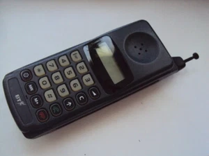 PROP PRETRO BRICK MOTOROLA MICROTAC BT MODELL F09SQD8993AG ANALOG UNGETESTET - Bild 1 von 6