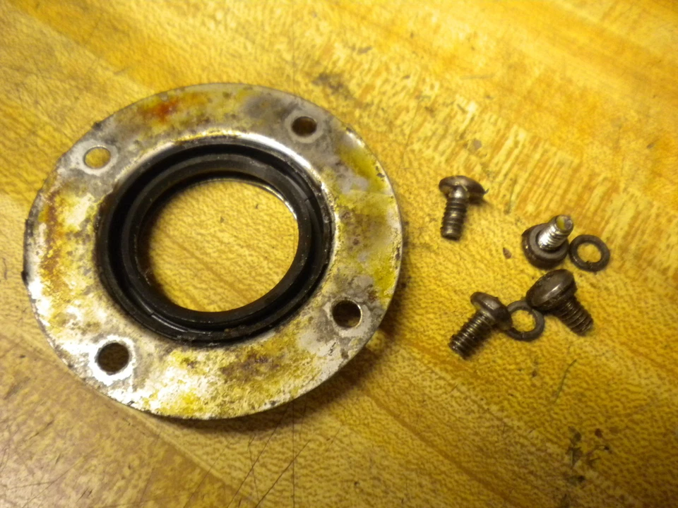 Harley Davidson 35150-52 XL Sportster Sprocket shaft seal retainer - Image 1 of 1