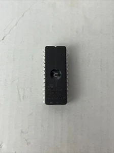 St M27C256B-70XF1L 32Kx8-Bit 256K uv-Eprom Memory Ic DIP-28-Pin Ceramic - Picture 1 of 2