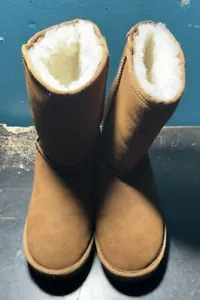 Stivali RJS donna fuzzies pelle scamosciata foderati pelle di pecora taglia 10 - Foto 1 di 12