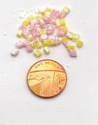 DINKY DELIGHTS Puppenhaus Miniatur - Turkish Delight - (DD180) - P+P kombiniert