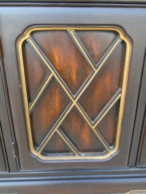 Calado American of Martinesville Gabinete Servidor Buffet Regencia Medios Asiático Foto 1 de 4