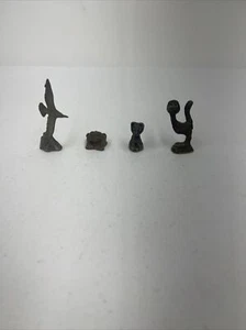 Lotto di 4 piccoli peltro? Figurine Bird Frog Car Roadrunner? - Foto 1 di 20