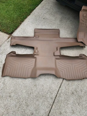 Напольные коврики WeatherTech для Chevy Tahoe третьего поколения, включают модели 2007-2014 годов выпуска. - Изображение 1 из 3