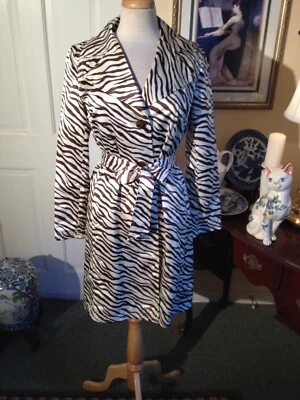 VIA SPIGA ZEBRA STRIPE BELTED COAT-SIZEXS-POLYESTER BLEND-A STRIKING APPAREL!! - Image 1 of 4