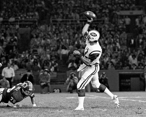 Joe Namath New York Jets Unsigned Throwing 16" x 20" Photo - Fanatics Cover