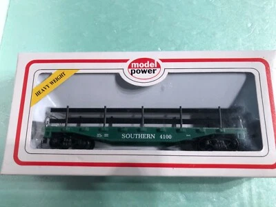 HO Scale 40’ Model Power Southern HW Flatcar with Guard Rails (24-064) - Image 1 of 3