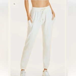 Alala Fleece off Duty Sweatpants Womens Sz M Bone Pull on Drawstring Fleece New - Picture 1 of 16