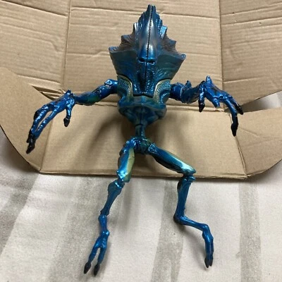 Figura de acción ID4 1996 Independence Day Alien Science Officer solo azul Foto 1 de 4