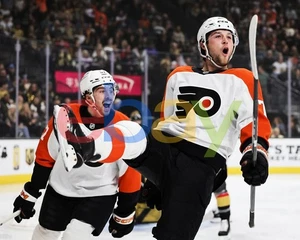 Tyson Foerster Goal Celebration Philadelphia Flyers 8x10 NHL Hockey foto - Foto 1 di 1