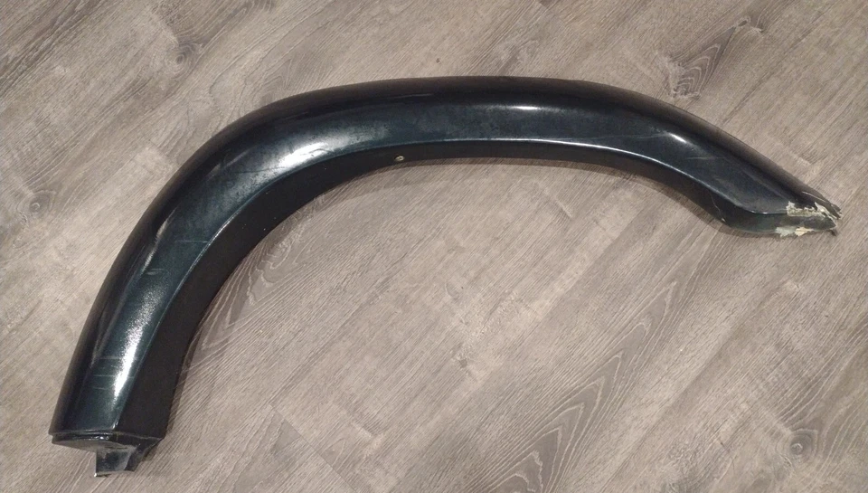 1994 TOYOTA LAND CRUISER FZJ80 FJ80 FENDER FLARE ONLY NO FENDER RIGHT PASSENGER  - Image 1 of 4