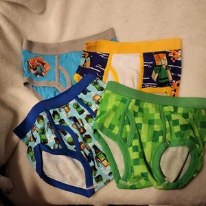 Minecraft Boys 4 Pack Assorted Briefs Size 8 BRAND NEW 5025 - Picture 1 of 9