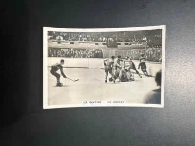 1935 Pattreiouex Sporting Events & Stars Card # 31 Ice Hockey (EX/NM) - Image 1 of 2