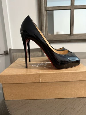 Christian Louboutin Novo Very Privé 120 mm Bombas Plataforma - Couro de bezerro envernizado - Imagem 1 de 4