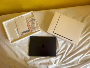 Macbook Air M3 13" 8gb RAM 256gb - Afbeelding 1 van 5