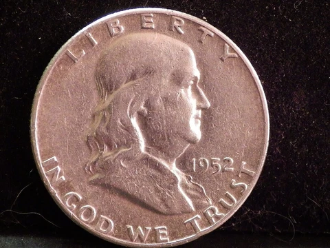 1952   Franklin half dollar silver coin  very fine condition Cover