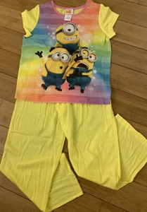 Despicable Me Girls 2- Piece Sleep Set Size M - Picture 1 of 4