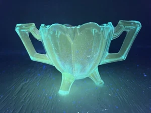 Vintage Mangangan Glas blau getäfelt gewellter Rand 3,5" Zuckerdose - Bild 1 von 17