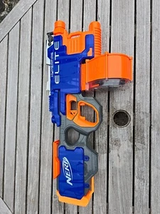 NERF N-Strike Elite HyperFire Blaster senza proiettili o batterie incluse - Foto 1 di 5