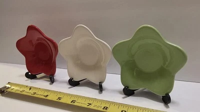 Set If 3 Star Shaped Tea Light Candle Holder Plates In Red White And Green From - Image 1 of 4
