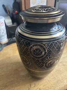 Majestic Black Gold Radiance Cremation Urn For Human Adults Etched Lovely - Picture 1 of 7