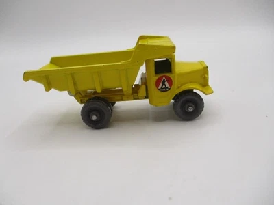LESNEY MATCHBOX #6bB1 QUARRY DUMP TRUCK  CODE 3 W/GREY PLASTIC WHEELS NEAR MINTY - Image 1 of 4