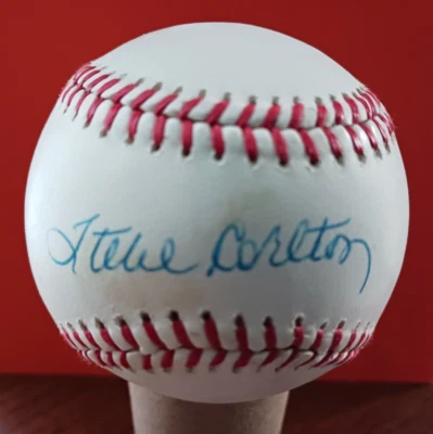 STEVE CARLTON *Auto* Official American League Ball - Phillies - Image 1 of 4