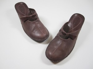clarks maroon shoes