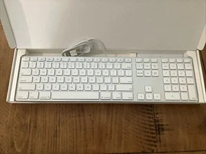 Apple A1243 MB110LL/A USB Port x2 Wired Keyboard MB110LL/B Numeric Keypad - Bild 1 von 3