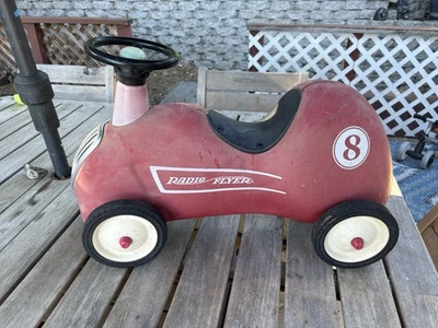 Radio Flyer RETIRADO Vintage Modelo 8 METAL Pequeño Rojo Roadster Juguete Paseo en Coche Foto 1 de 4