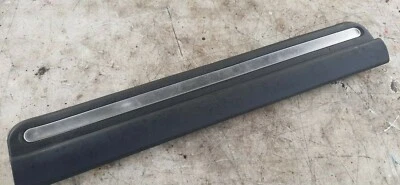 Placa de desgaste del umbral de la puerta trasera izquierda del conductor Infiniti Q45 93-96 gris y cromo Foto 1 de 4