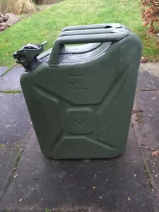 Original Kanister 20 L Bundeswehr Passend Für 250GD Und VW ILTIS - Bild 1 von 2