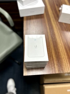 Ubiquiti Networks U6-IW-US Access Point WiFi 6 In-Wall - Weiß - Bild 1 von 2
